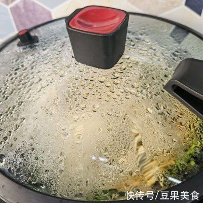 绝杀|色香味俱全，米饭配排骨豆角焖面，下饭绝杀