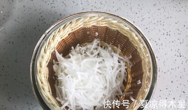 萝卜|秋冬干燥,这润肺食材要常吃,消痰减咳,还助消化,蘸上酱好香呀!