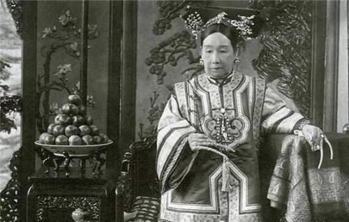 最终|李莲英真实容貌满脸脓包,但嚣张跋扈,最终落个身首异处的下场