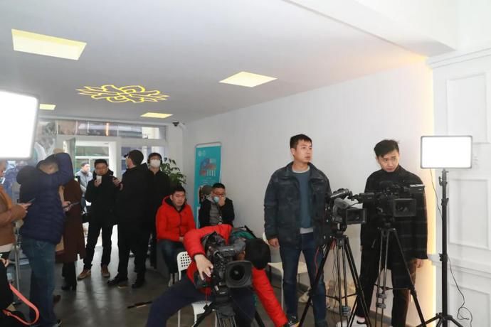 在现场丨黄浦区融媒体中心圆满完成《对话区委书记》节目录制任务