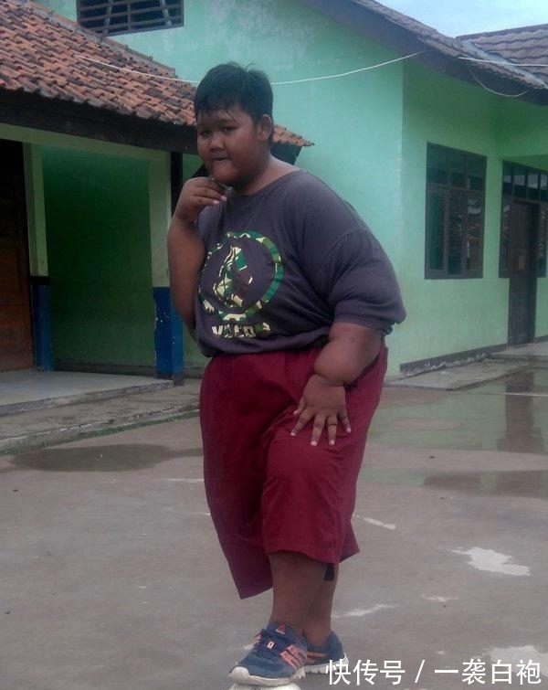 体重|曾经那个世界最胖的男孩!体重384斤,减肥152斤后变帅小伙