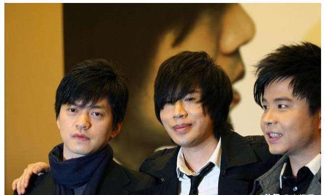 青春再见|19年前水木年华爆红，为何如今李健被称男神，卢庚戌却被骂油腻