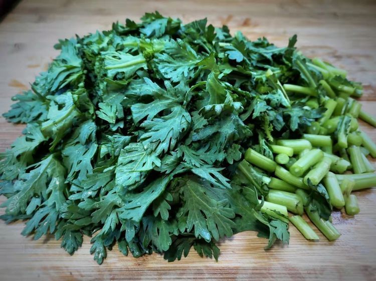 玉米面|冬季,这碱性蔬菜要多吃,改善失眠还润肺,做成蒸菜特别好吃!