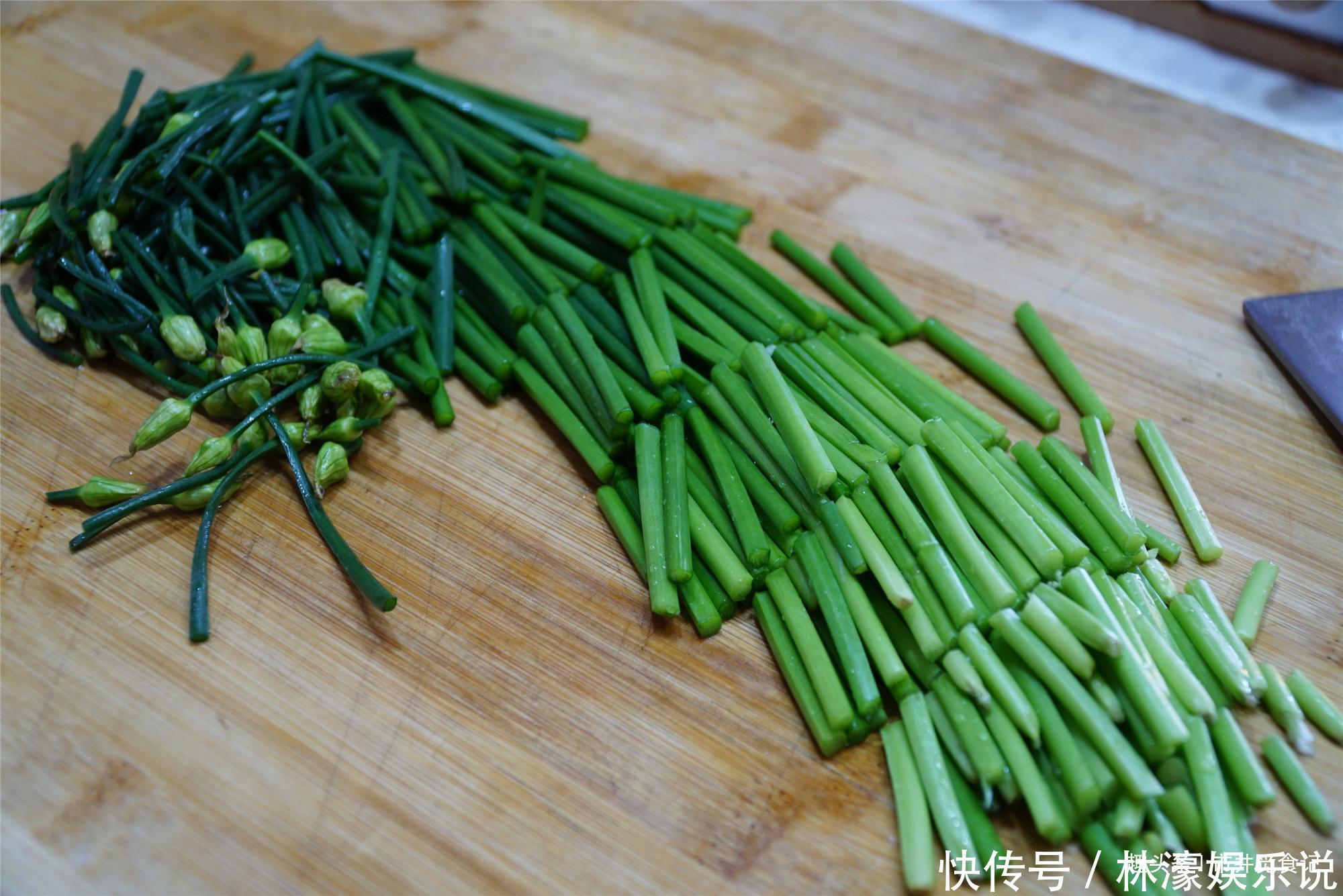  韭菜|6月，别吃老蒜苔了，这菜比蒜苔嫩，比韭菜香，生津开胃，鲜香！