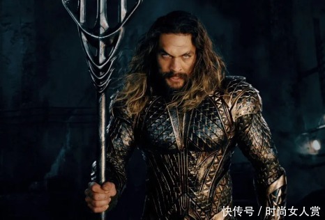 《正义联盟》电影中人物佩戴什么表?