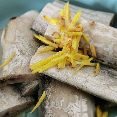 给年夜饭添道菜叭带鱼鸡翅干锅