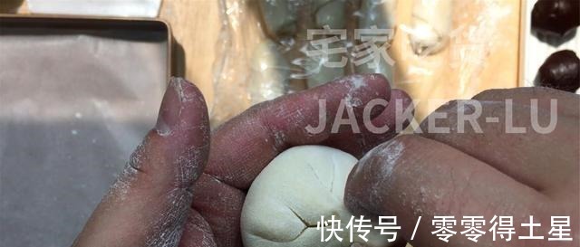 豆沙馅|芝麻豆沙酥饼,制作简单,层层酥脆,一口下去直掉渣,香酥可口!