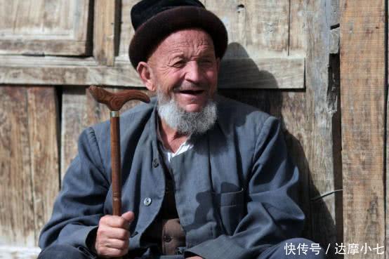 104岁老人暴露长寿秘诀既吸烟又喝酒,他却唯独不“沾”这件事