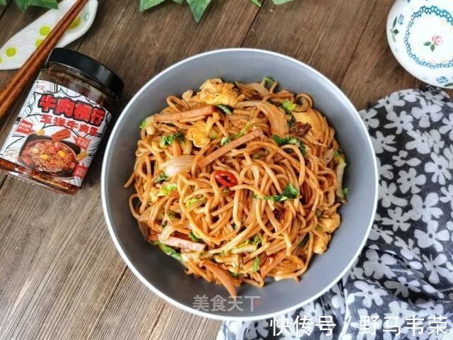 白菜|吃一次就上瘾的炒面，学会你绝对不后悔，吃货简直不能忍！