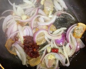 家常下饭菜谱，干锅千叶豆腐，比肉好吃，超下饭，今晚米饭不够吃