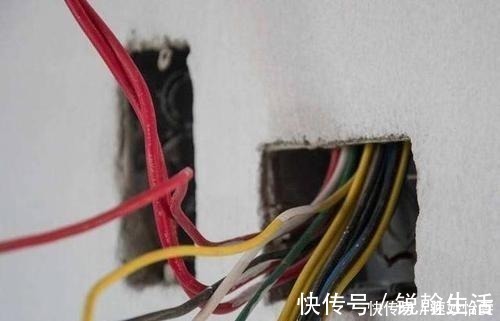 插座|师傅不是浪费!电线绕几圈再接开关,很多人殊不知这样做用处大!