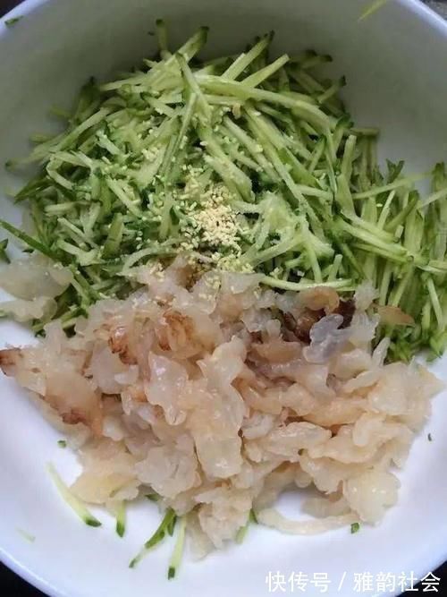 顶花|建议女性:上了年纪多吃这种蔬菜,提高免疫力,比吃红枣强!