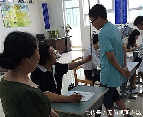 武大郎|为实现长高梦想,花16万断骨增高的李亚诺,如今过得快乐吗