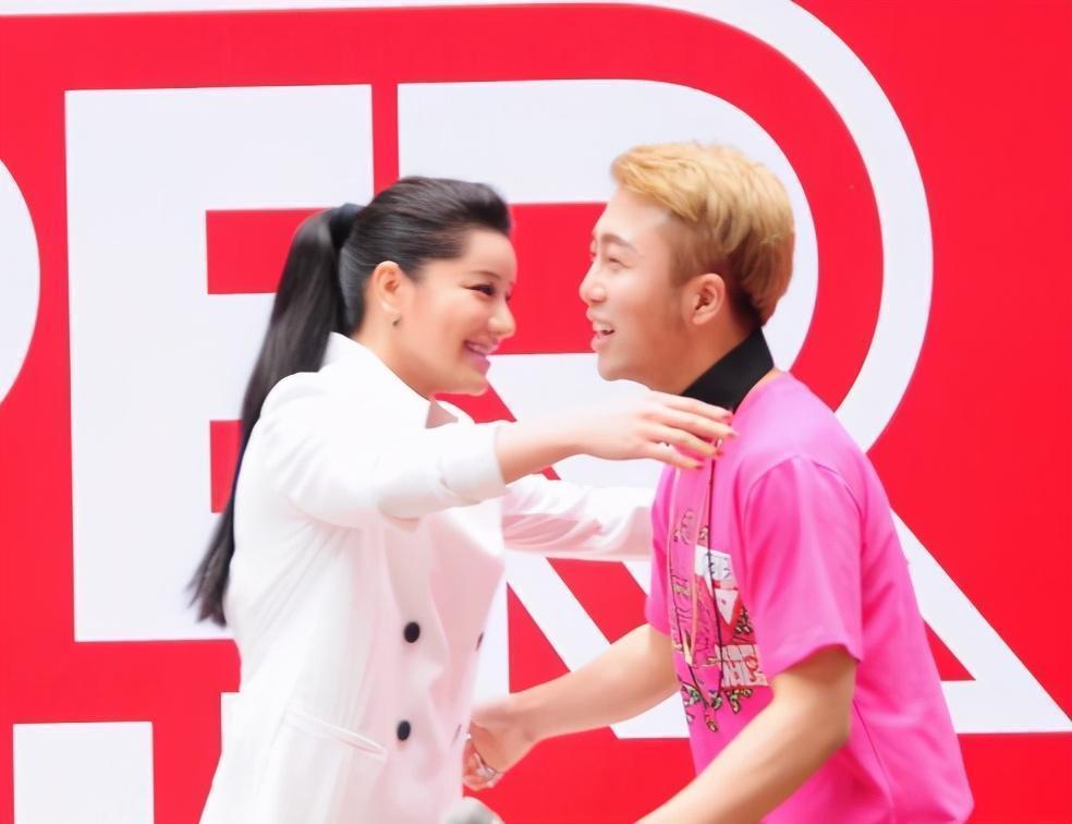 導師|娛樂圈的尷尬狀態，當年打敗你出道成功，日后你卻成了我導師