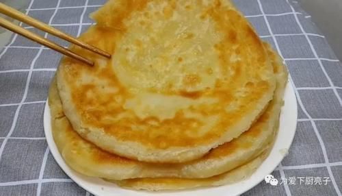 面团|烙饼这样做才好吃，开水一烫，张张柔软又劲道，比手抓饼还好吃
