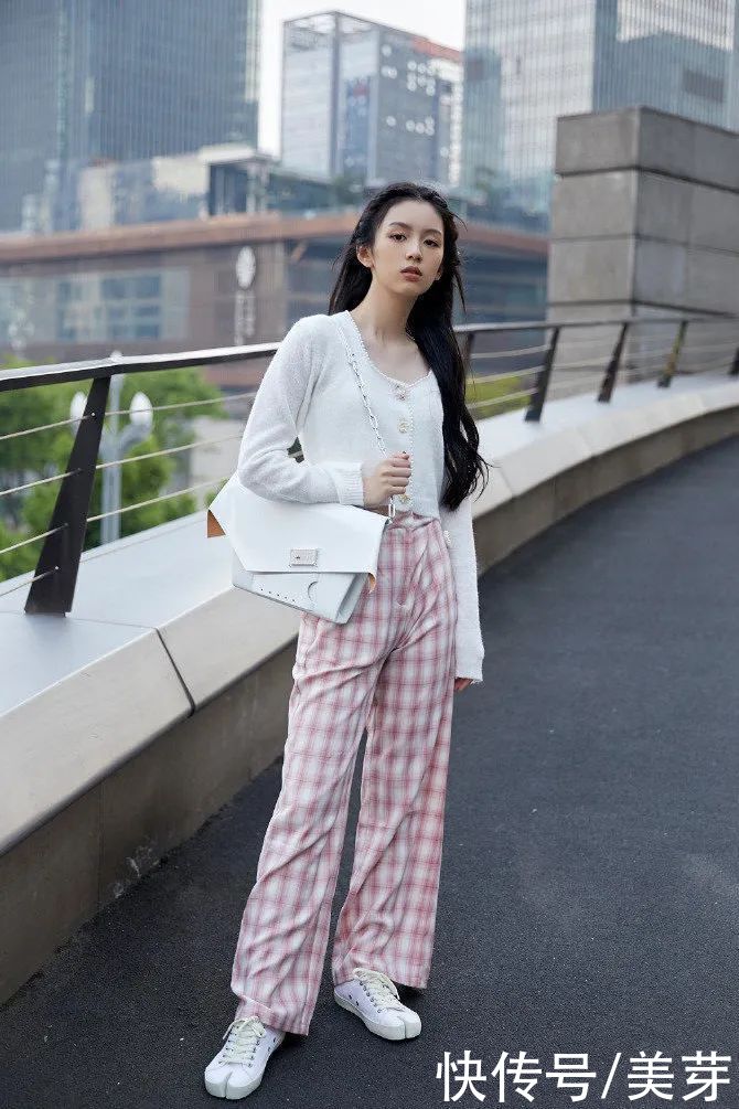 宝藏女孩|00后输了，这届95后小花也太会穿了吧