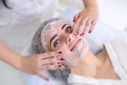 洗面奶|女生洗脸时,少犯这5个“错误”皮肤容易变差,还加快毛孔粗大