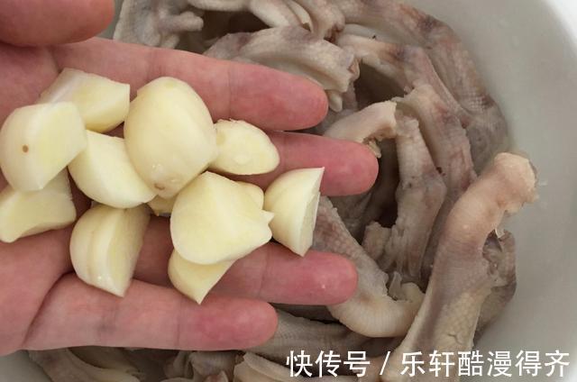 失误|泡椒鸭爪零失误做法分享 酸辣脆爽舌尖上的美味