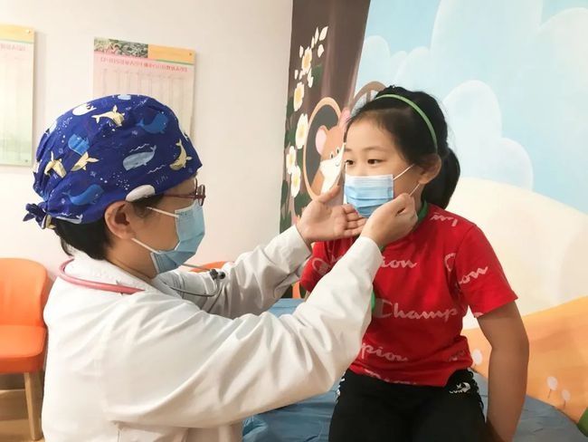 宝妈|娃早说话和晚说话，智商有区别？一张幼儿语言发育表，不妨参照下