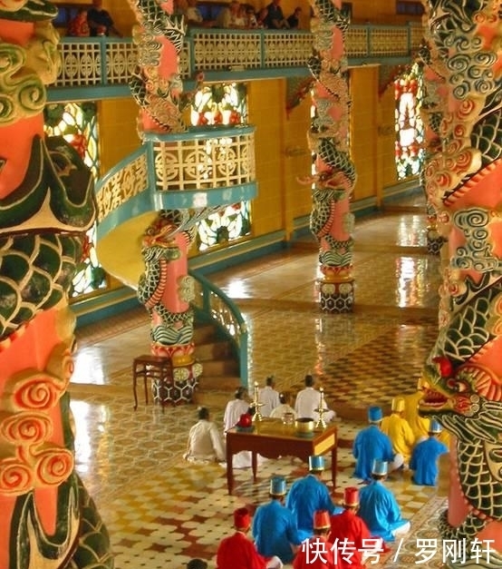 孔子,耶稣,莎士比亚,孙中山一起供奉,越南高台教是什么情况?