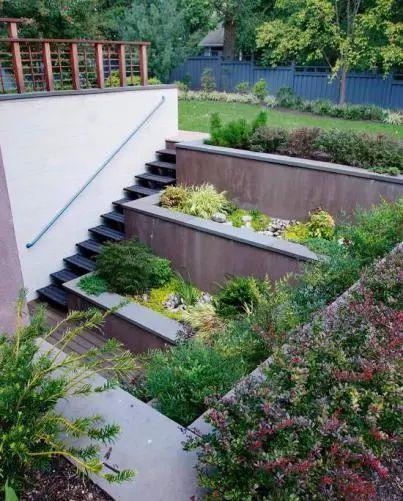 视觉效果|院子错层设计，错落有致一次拥有2个庭院，早知道我家也这样装了