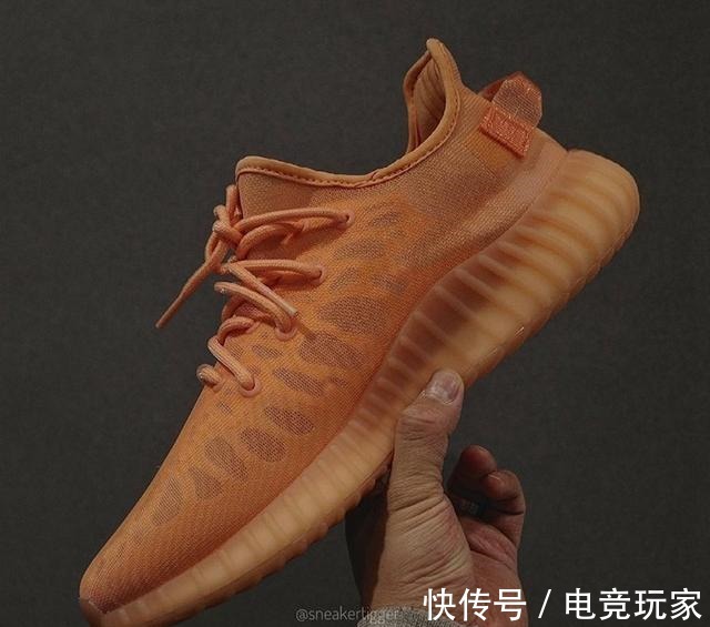 鞋身 看上去还不赖!「全透火山橙」Yeezy 350 v2实物释出!