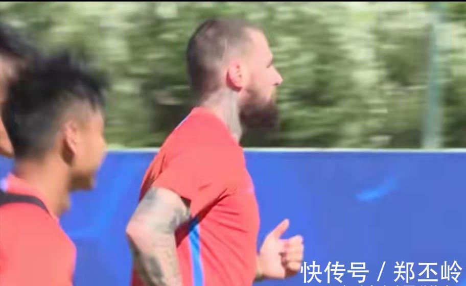 李金羽|李霄鹏留烂摊子!鲁能面临麻烦!1米90中卫亲承:我要去鲁能踢球