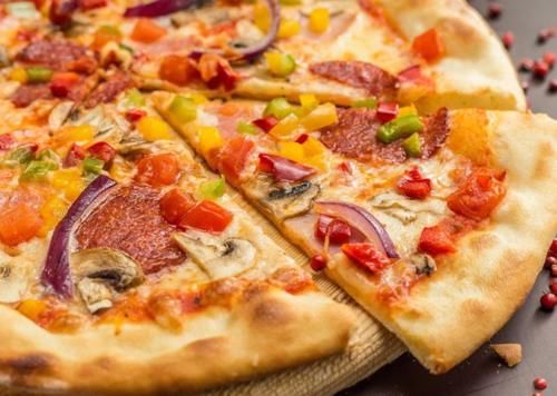 分享一款什锦鸡蛋披萨饼，简单好吃，营养美味，解馋的早餐美食