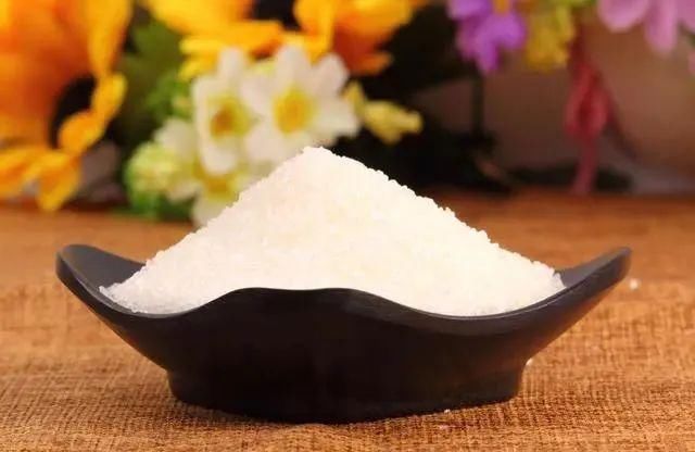 肝，是“哑巴”，少吃三白，多食四绿，肝脏可能逐渐变好