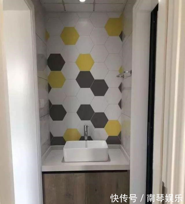 浴室柜|花了12万请表妹装修,完工后还没家具就很漂亮,邻居都羡慕,晒晒