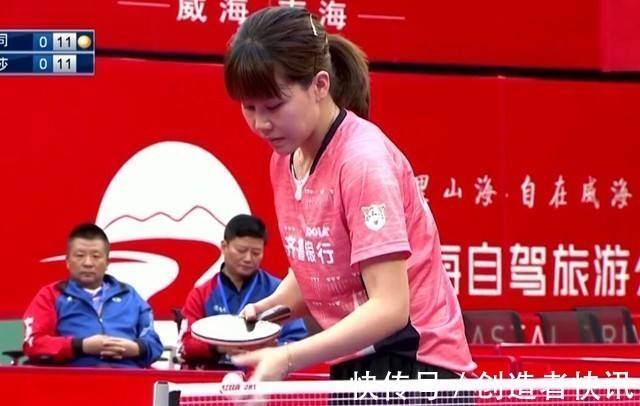 王曼昱|劉國(guó)梁見證！孫穎莎臨危救主，連扳3局逆轉(zhuǎn)，衛(wèi)冕冠軍拒絕0-2絕境