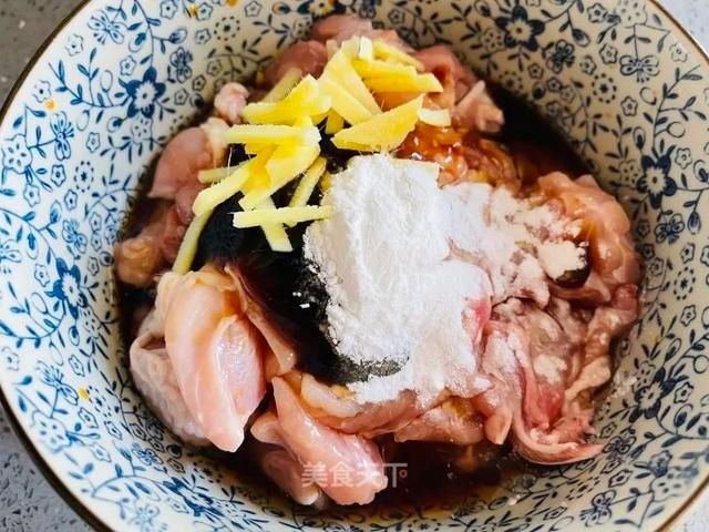 蚝油蒸鸡腿：不需要任何技巧，简单一蒸嫩嫩滑滑超美味