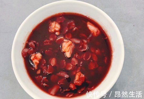 女性|女性每天早上喝此粥,补血益气、延缓衰老、润泽肌肤,早喝早好