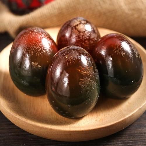  买松花蛋，要挑“黑点多”还是“黑点少”，差距挺大，以后别买错