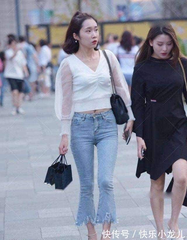 小清新 白色网纱上衣搭配蓝色打底裤,把握时尚,紧跟潮流