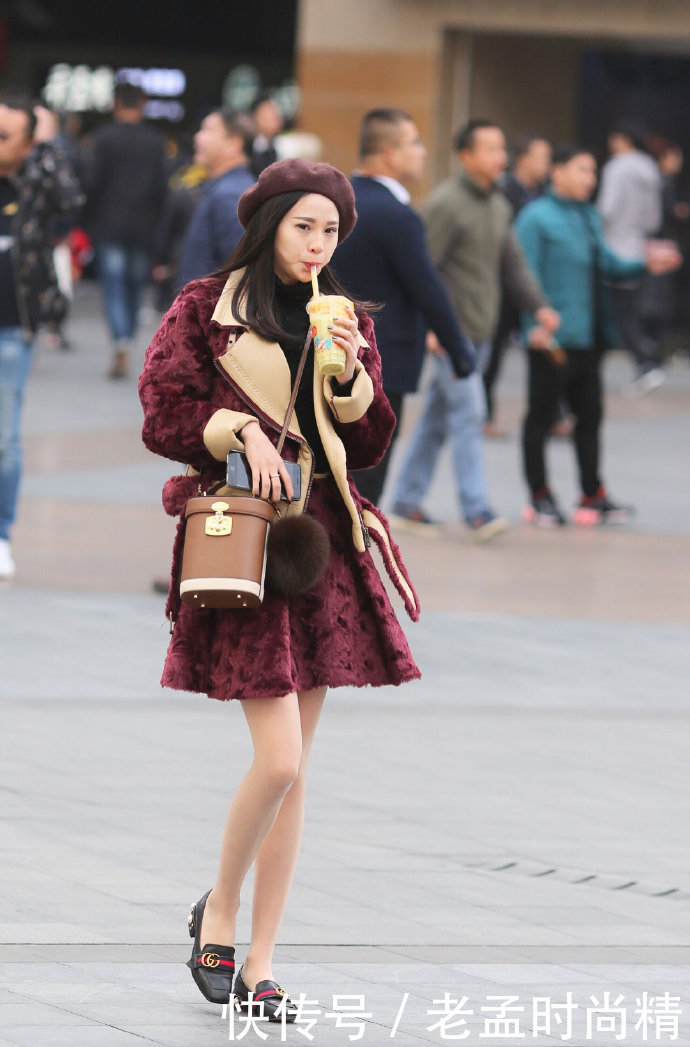 天气|街拍:天气冷这样穿搭既保暖又好看
