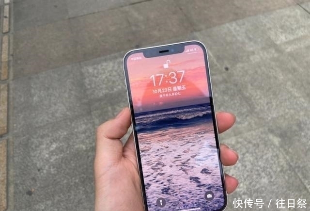 手汗|入手iPhone12一周了，有5个缺点不能忍，准备卖掉换华为Mate40