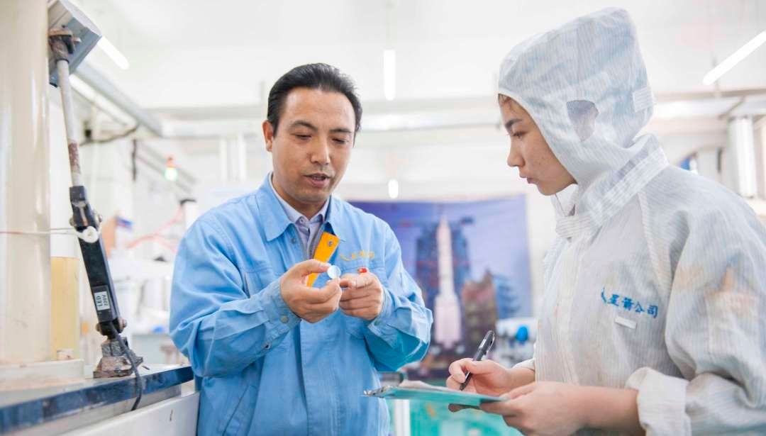 卢勇：我为航天器做“铠甲”