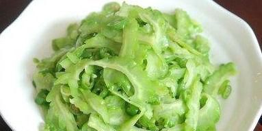 聪明的人都在吃3种食物，补充营养、滋润肌肤，越吃越年轻！