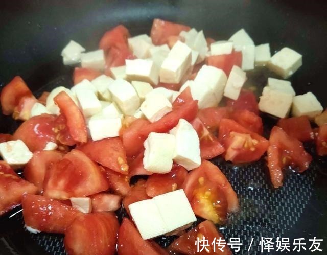 番茄|家里再穷也不能缺这菜，每周吃2次，营养易消化，孩子长个吃最好