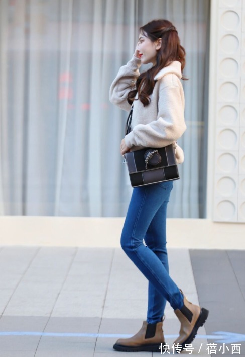 时髦 人人都有的牛仔裤怎么穿才时髦?一看上衣、二看鞋子,照搬就OK