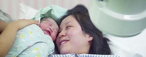 宝妈|产妇顺产时不小心“用力过猛”，出现尴尬场面，医生的反应很暖心