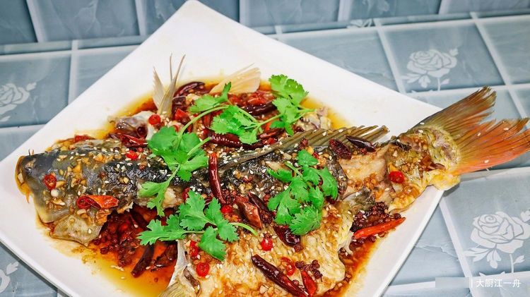 冬天是吃鱼的最好季节，教你4道美味鱼肉做法，天天都吃不重样