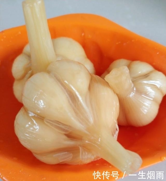 多汁|水晶糖蒜,酸酸甜甜脆爽多汁,在家做防腐是重点,细节决定成败