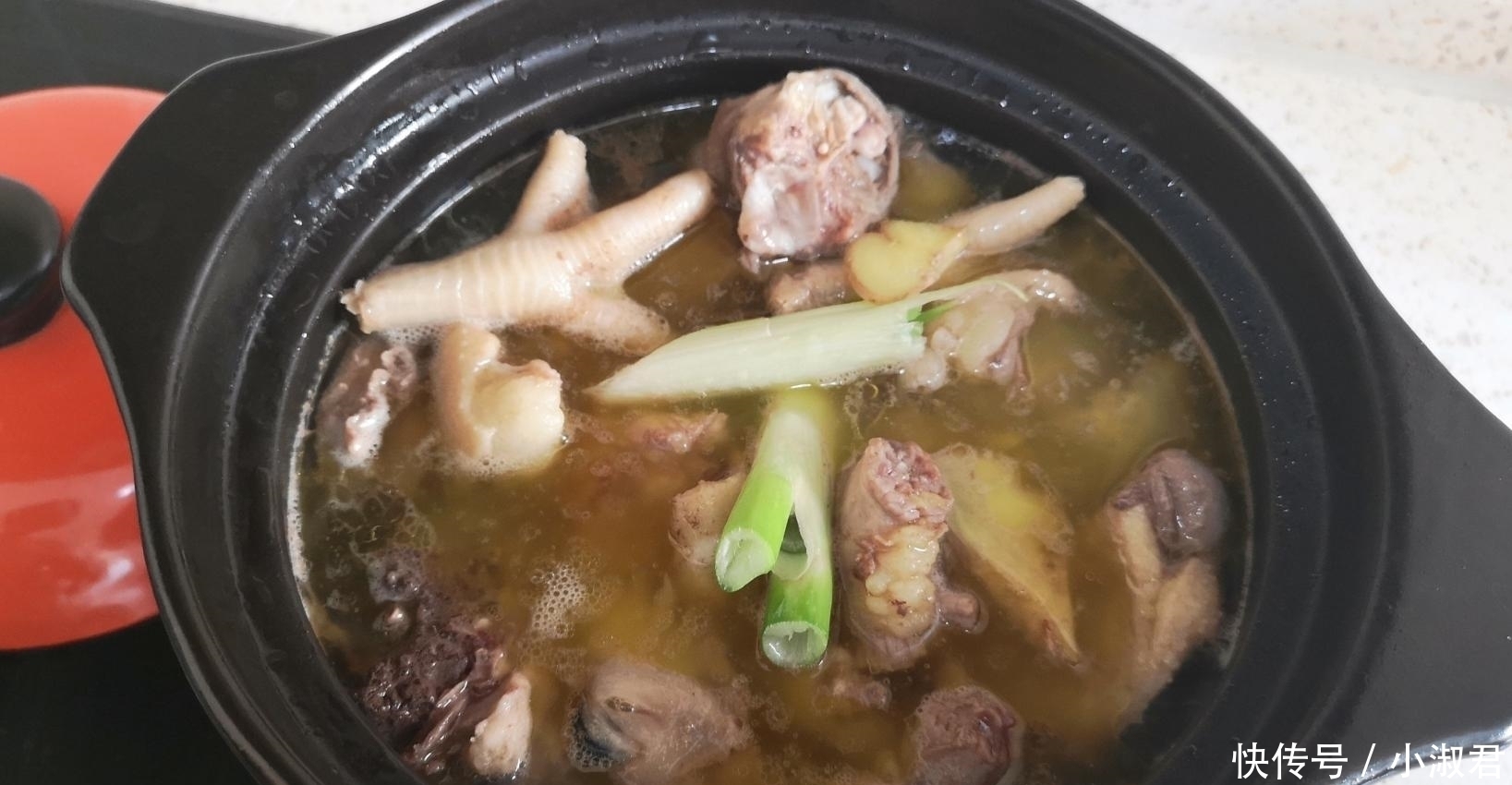 炖母鸡汤要不要先焯水,难怪做出来的鸡汤不好喝,第一步就错了