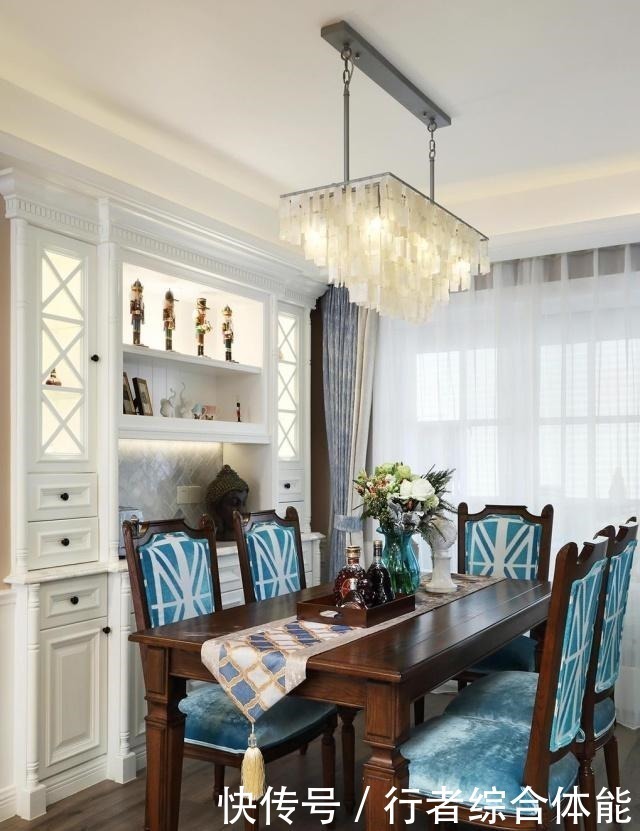 三居室|140㎡美式风格三居室,玄关装了玻璃窗让家既美观又开阔!