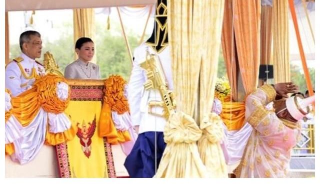 苏提达王后|诗妮娜还是妾室身份，没资格亮相泰王寿宴，嘉宾名单只有苏提达