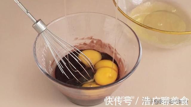 可可杯子蛋糕的做法，不裂不塌，注意这几点，小白也一次成功