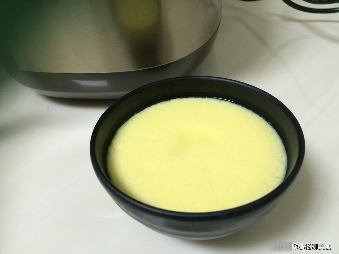 布丁|蒸鸡蛋羹时,直接加水蒸就大错特错了,教你2招,蛋羹嫩滑无气孔