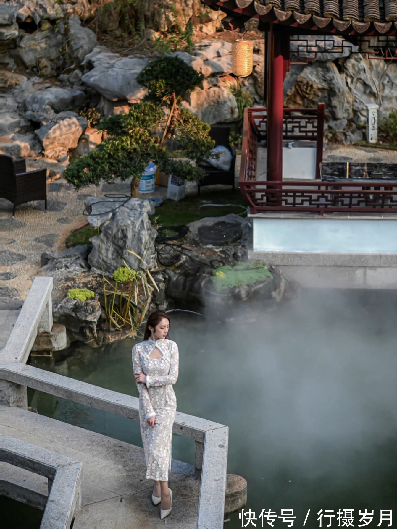 千里万里&千般的痴,仅存一幅背影。万般的执,徒留一声叹息